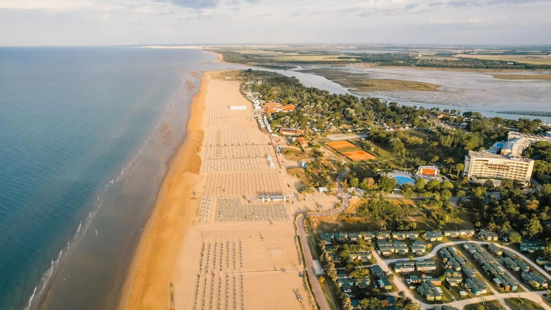 Colorful Apartment With Fenced Garden And Fireplace Bibione 0*,  İtalya