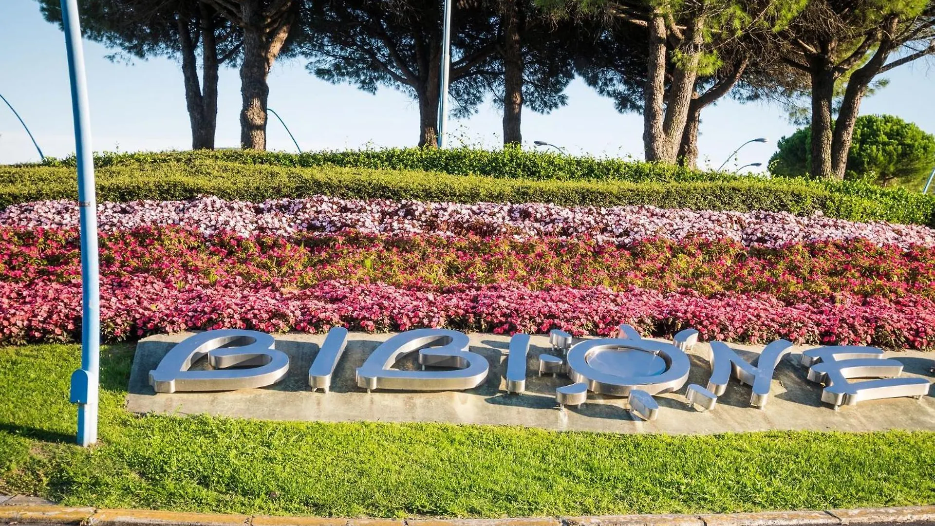 Colorful Apartment With Fenced Garden And Fireplace Bibione İtalya